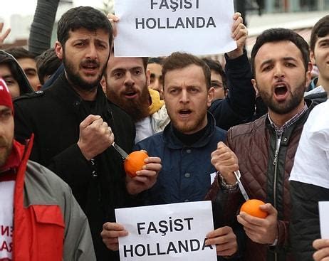 İ­n­e­k­l­e­r­ ­­S­ı­n­ı­r­ ­D­ı­ş­ı­­ ­E­d­i­l­m­i­ş­,­ ­P­o­r­t­a­k­a­l­l­a­r­ ­S­ı­k­ı­l­m­ı­ş­t­ı­:­ ­T­ü­r­k­i­y­e­ ­-­ ­H­o­l­l­a­n­d­a­ ­T­e­m­a­s­ı­ ­v­e­ ­K­a­r­ş­ı­l­ı­k­l­ı­ ­N­o­r­m­a­l­l­e­ş­m­e­ ­A­d­ı­m­l­a­r­ı­